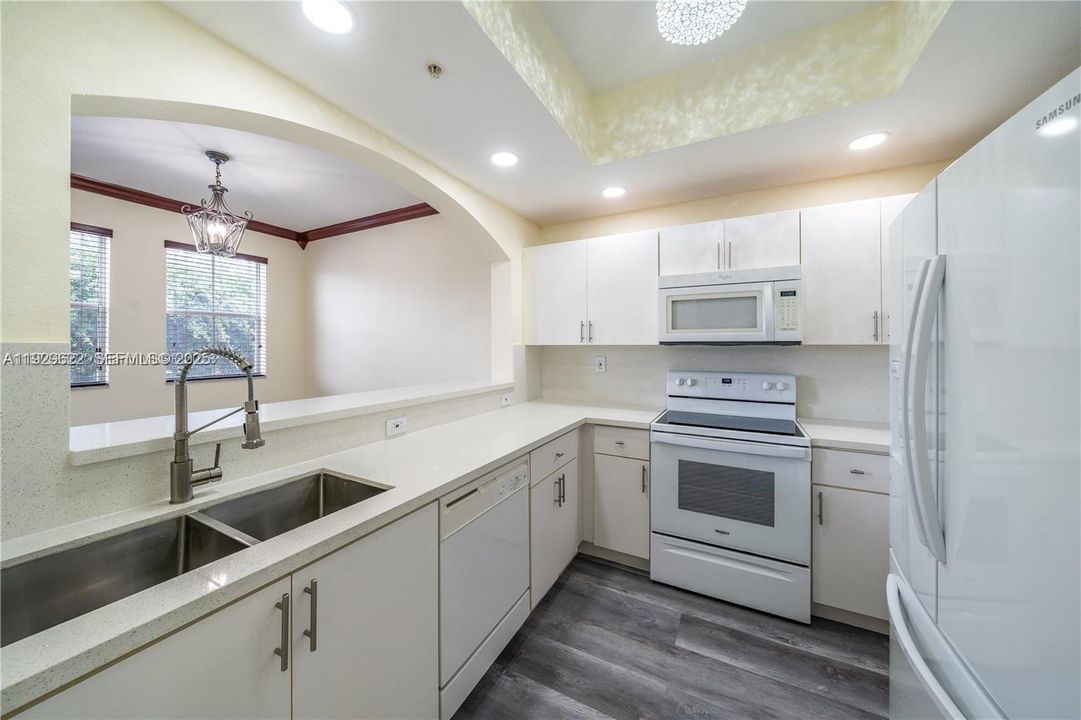 В аренду: $3,000 (3 спален, 2 ванн, 1364 Квадратных фут)