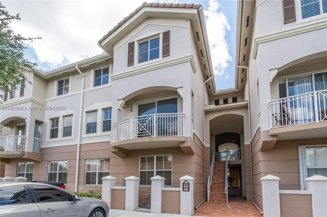 В аренду: $3,000 (3 спален, 2 ванн, 1364 Квадратных фут)