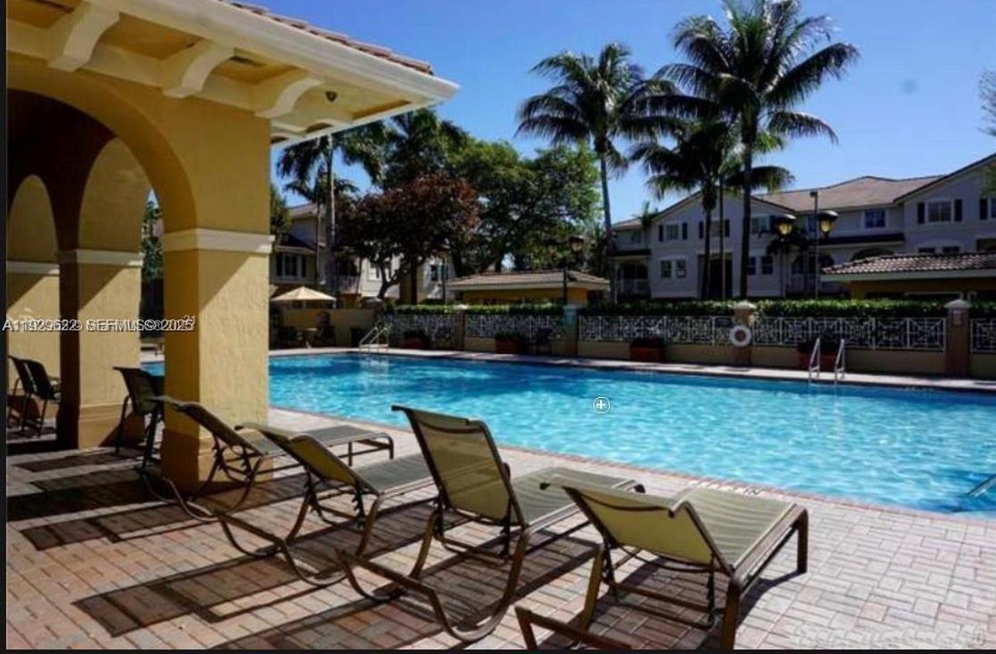 В аренду: $3,000 (3 спален, 2 ванн, 1364 Квадратных фут)