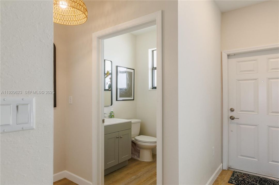 待售: $439,900 (3 贝兹, 2 浴室, 1335 平方英尺)