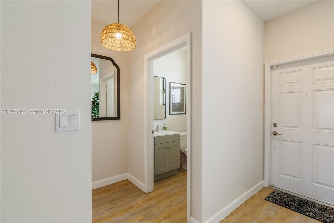 待售: $439,900 (3 贝兹, 2 浴室, 1335 平方英尺)