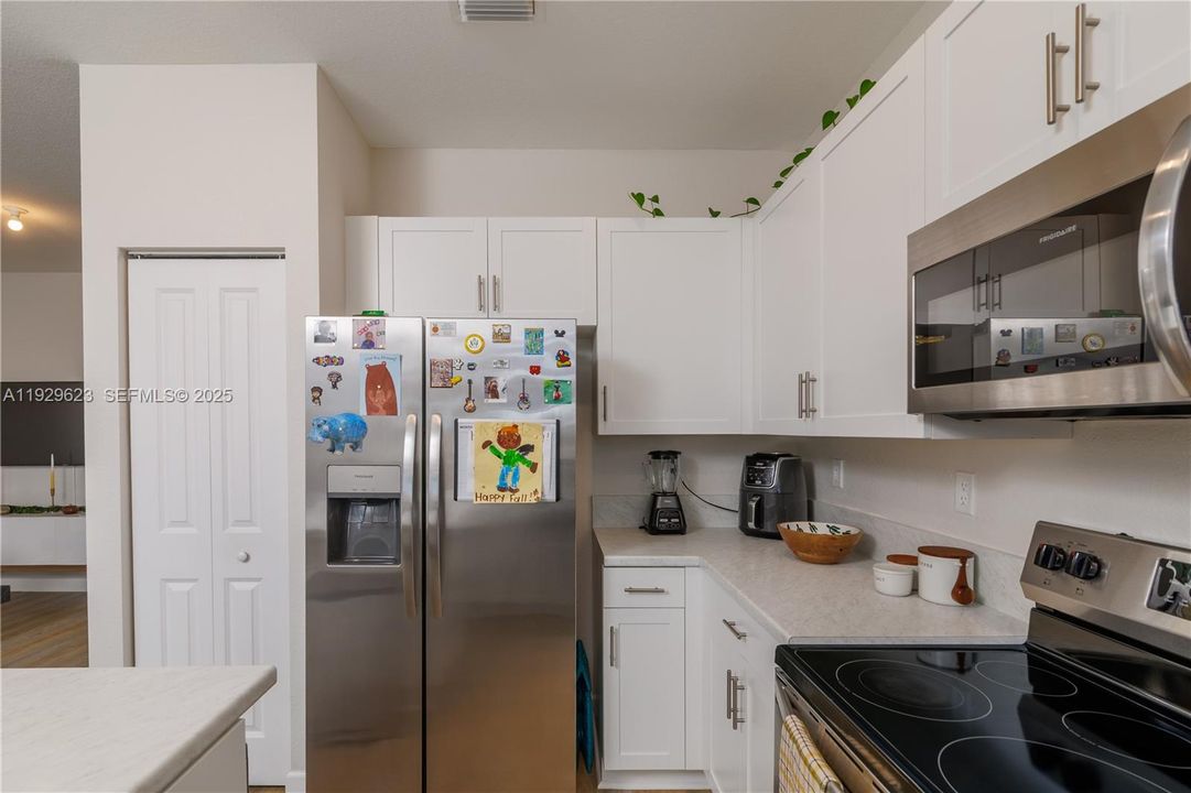 待售: $439,900 (3 贝兹, 2 浴室, 1335 平方英尺)