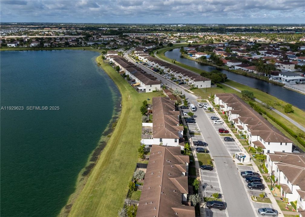 待售: $439,900 (3 贝兹, 2 浴室, 1335 平方英尺)