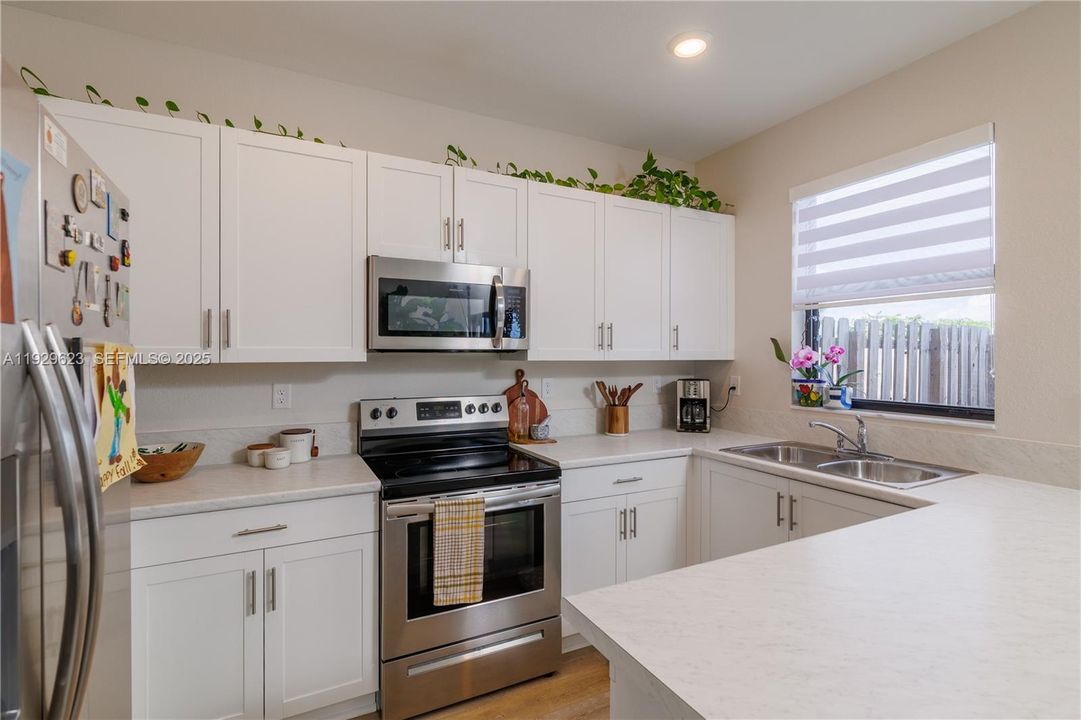 待售: $439,900 (3 贝兹, 2 浴室, 1335 平方英尺)