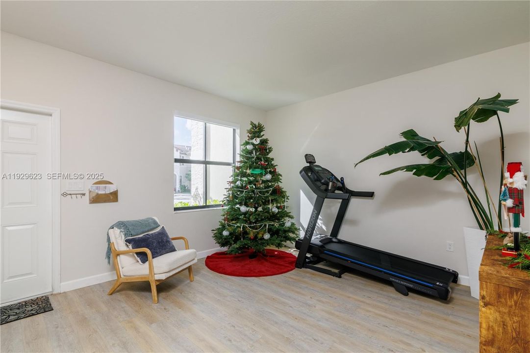 待售: $439,900 (3 贝兹, 2 浴室, 1335 平方英尺)