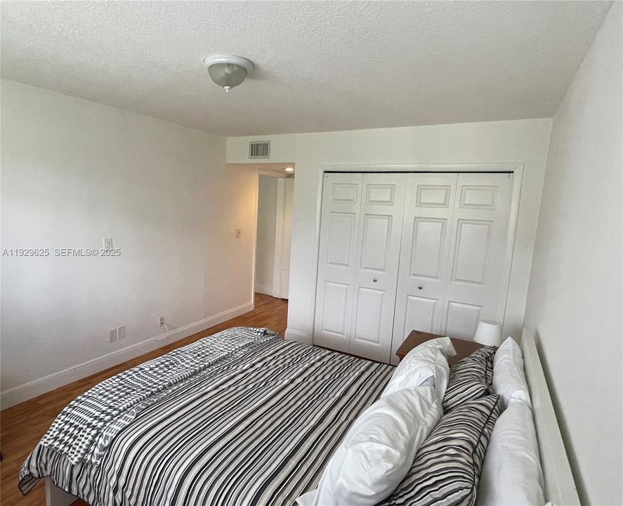 出租: $2,600 (2 贝兹, 2 浴室, 1235 平方英尺)