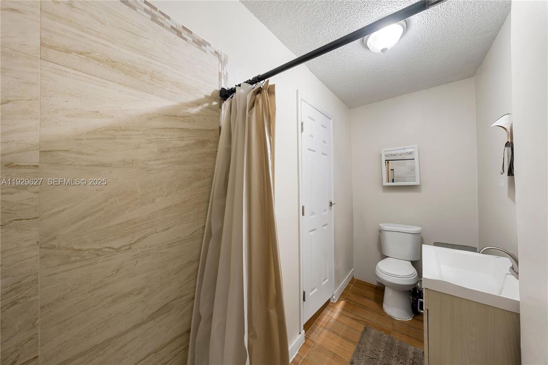 待售: $690,000 (4 贝兹, 3 浴室, 1976 平方英尺)