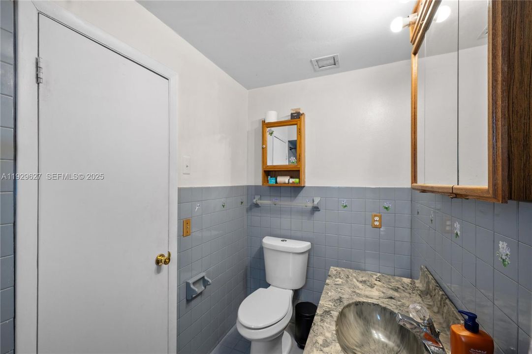 待售: $690,000 (4 贝兹, 3 浴室, 1976 平方英尺)