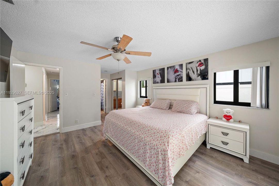 待售: $690,000 (4 贝兹, 3 浴室, 1976 平方英尺)