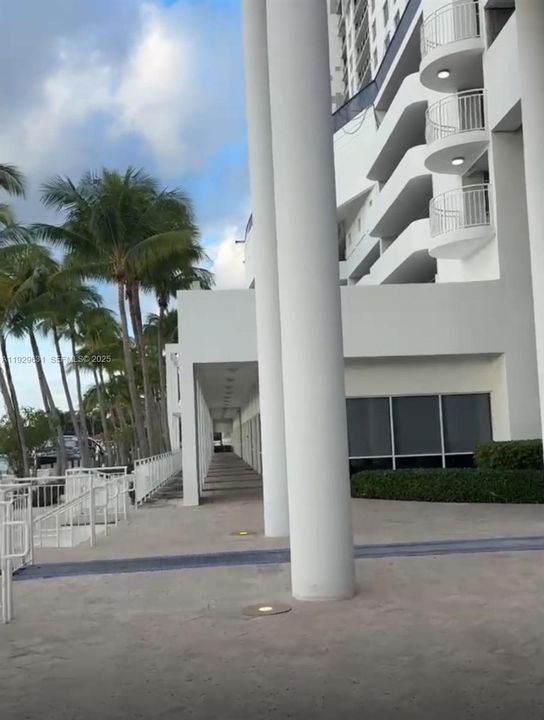 В аренду: $5,900 (0 спален, 0 ванн, 0 Квадратных фут)