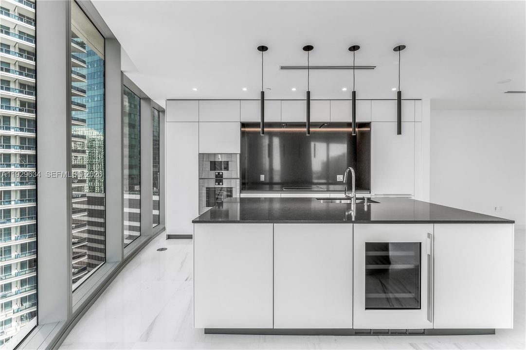 En Renta: $14,990 (3 camas, 2 baños, 2250 Pies cuadrados)