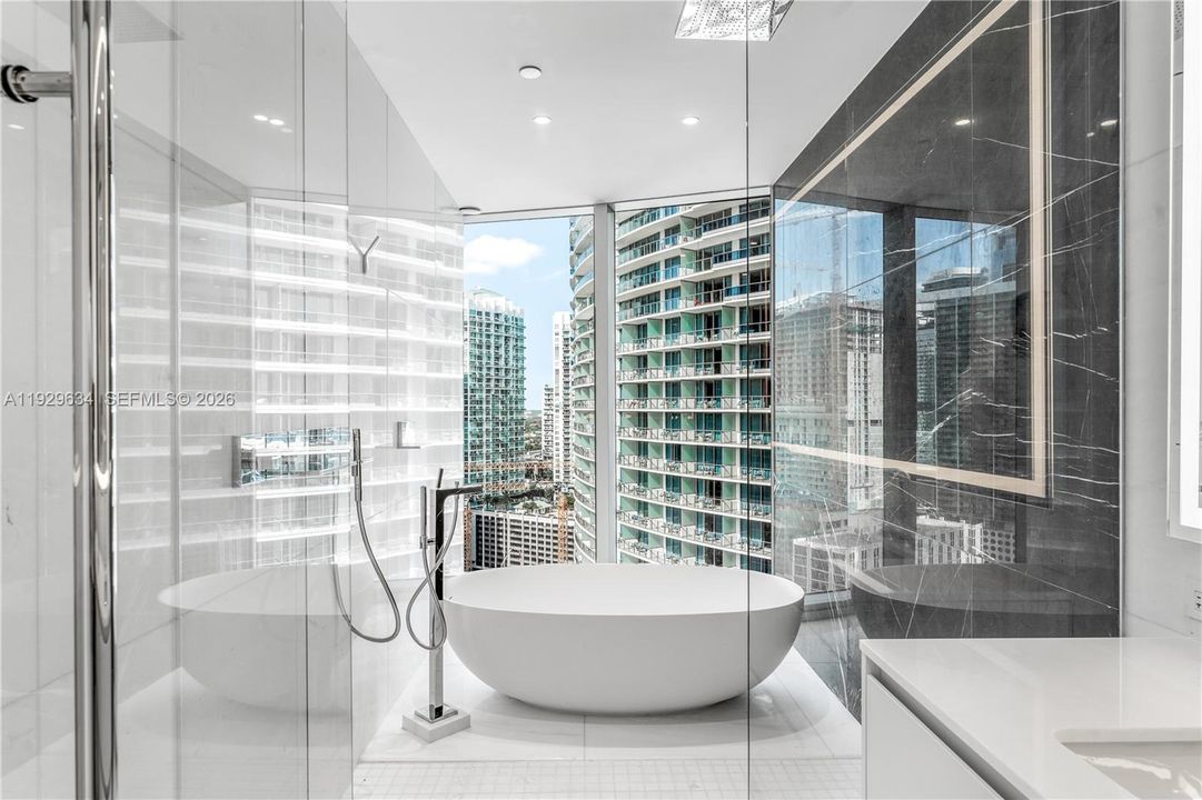 En Renta: $14,990 (3 camas, 2 baños, 2250 Pies cuadrados)