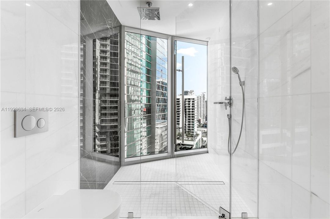 En Renta: $14,990 (3 camas, 2 baños, 2250 Pies cuadrados)