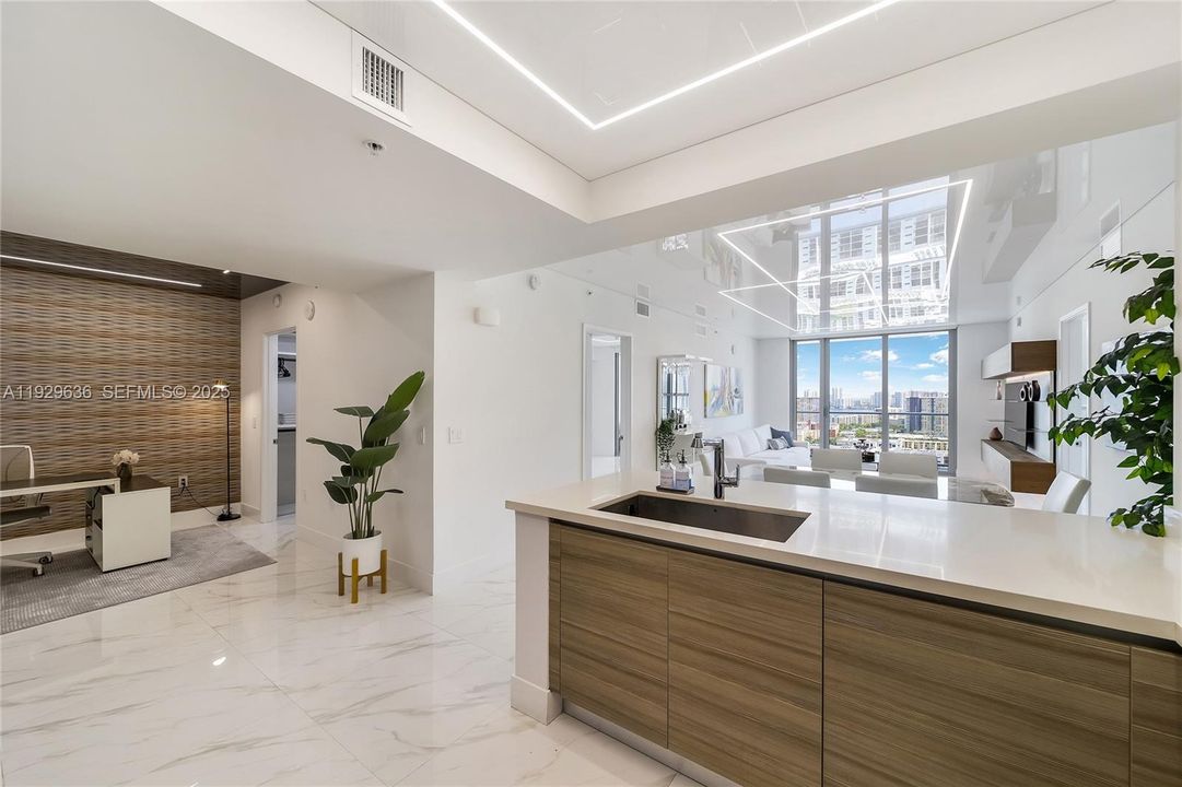 В аренду: $6,100 (2 спален, 3 ванн, 1524 Квадратных фут)