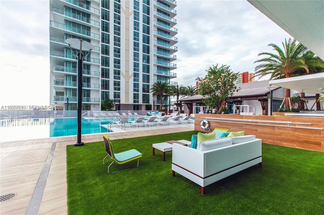 В аренду: $6,100 (2 спален, 3 ванн, 1524 Квадратных фут)