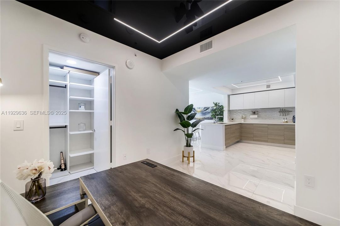 В аренду: $6,100 (2 спален, 3 ванн, 1524 Квадратных фут)