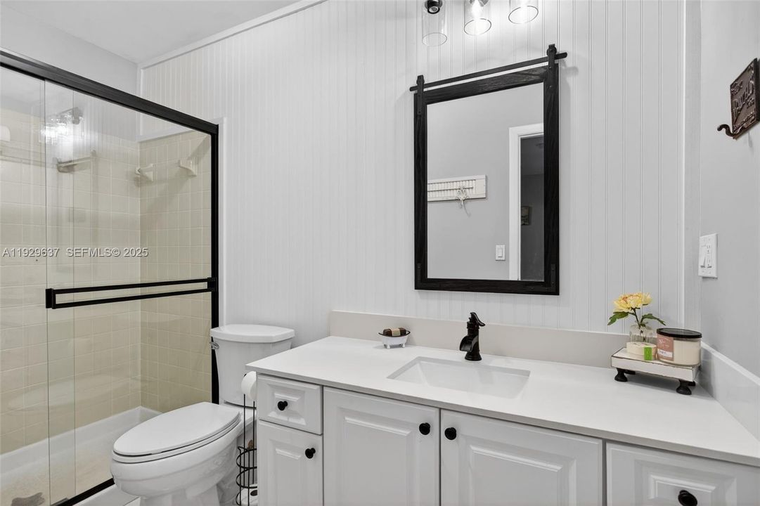 For Sale: $379,900 (2 beds, 2 baths, 1403 Square Feet)