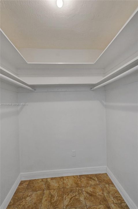 Vendido Recientemente: $525,000 (3 camas, 2 baños, 1671 Pies cuadrados)