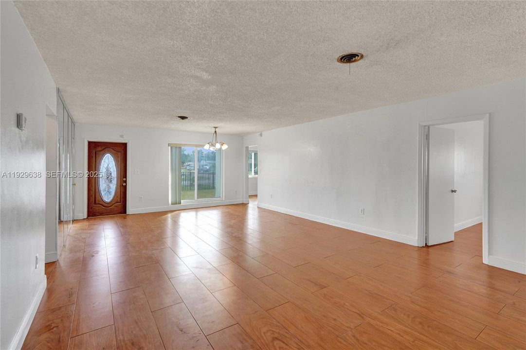 Vendido Recientemente: $525,000 (3 camas, 2 baños, 1671 Pies cuadrados)