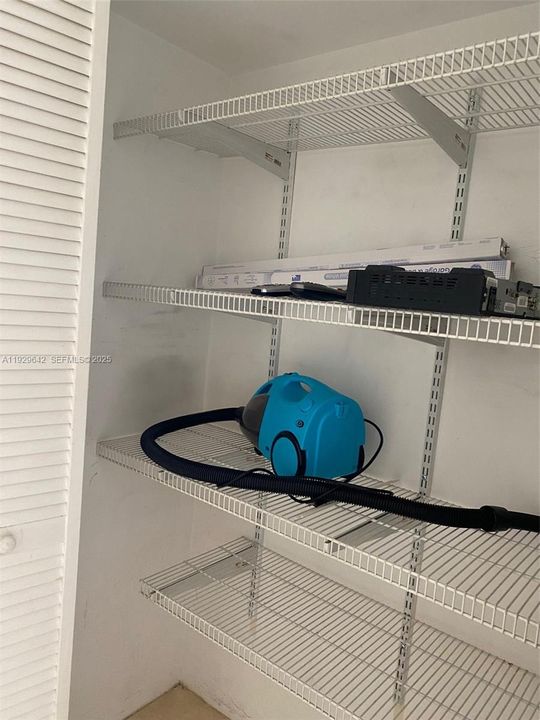 For Rent: $2,400 (1 beds, 1 baths, 840 Square Feet)