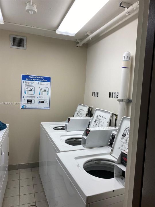 For Rent: $2,400 (1 beds, 1 baths, 840 Square Feet)