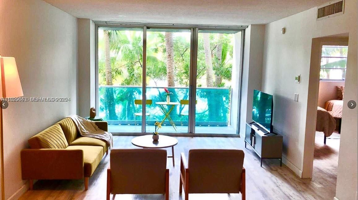 En Venta: $369,800 (1 camas, 1 baños, 905 Pies cuadrados)