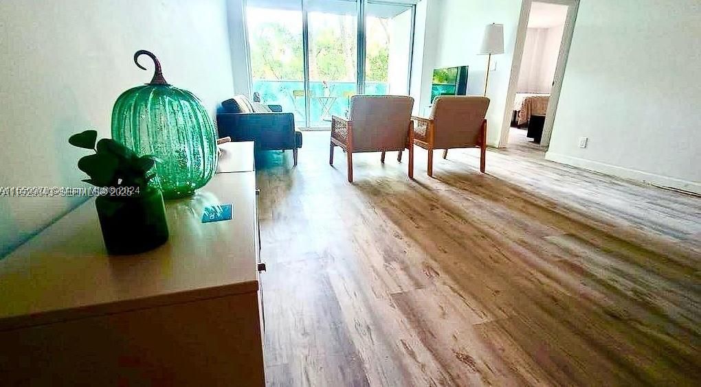 En Venta: $369,800 (1 camas, 1 baños, 905 Pies cuadrados)