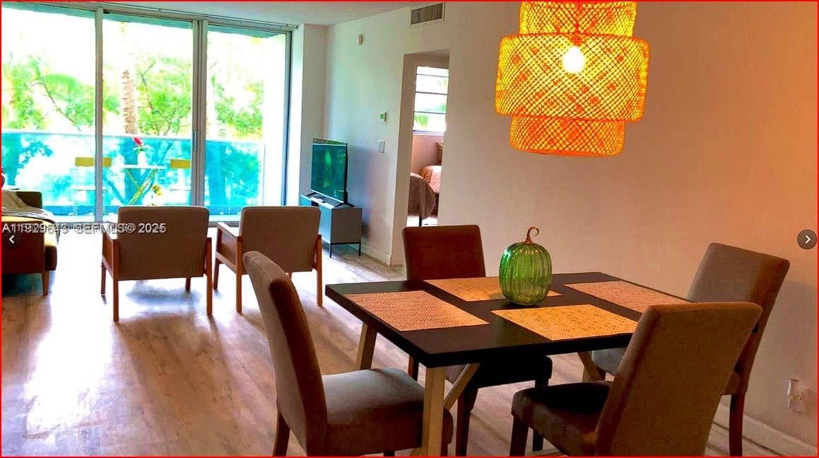 En Venta: $369,800 (1 camas, 1 baños, 905 Pies cuadrados)