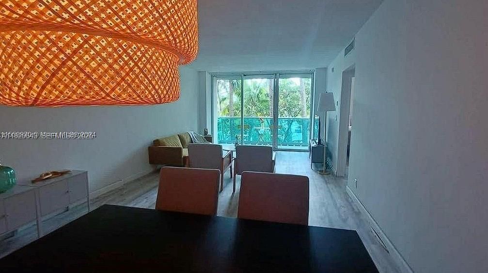 En Venta: $369,800 (1 camas, 1 baños, 905 Pies cuadrados)