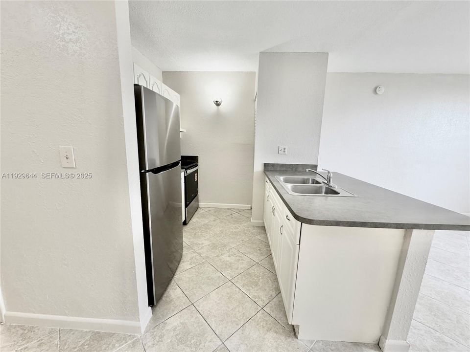 For Rent: $1,400 (1 beds, 1 baths, 475 Square Feet)