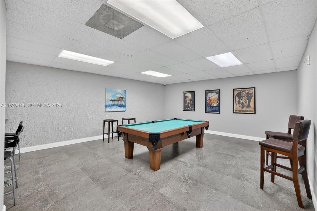 For Sale: $325,000 (2 beds, 2 baths, 1130 Square Feet)