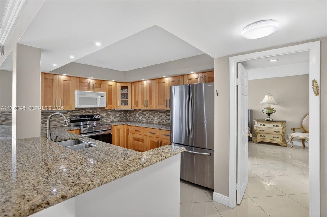 For Sale: $325,000 (2 beds, 2 baths, 1130 Square Feet)