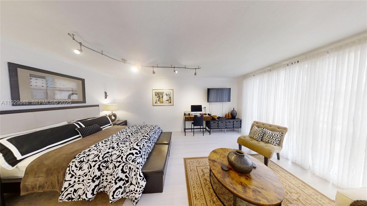 For Rent: $2,100 (0 beds, 1 baths, 510 Square Feet)