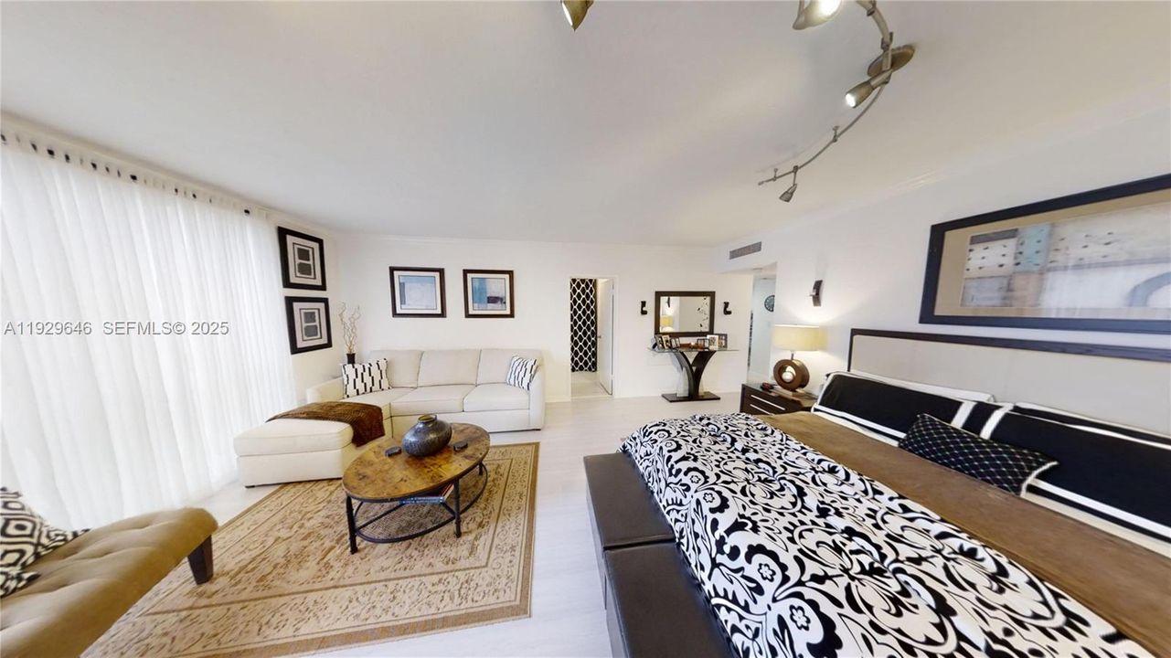 For Rent: $2,100 (0 beds, 1 baths, 510 Square Feet)