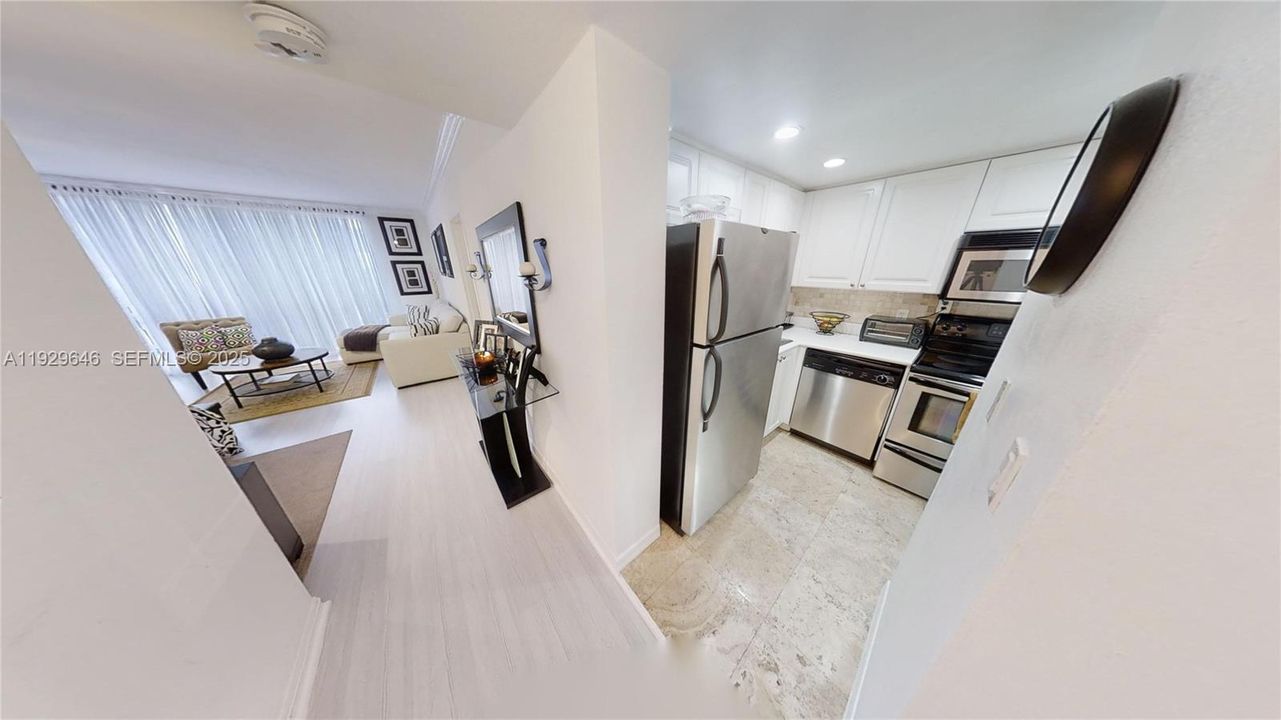 For Rent: $2,100 (0 beds, 1 baths, 510 Square Feet)