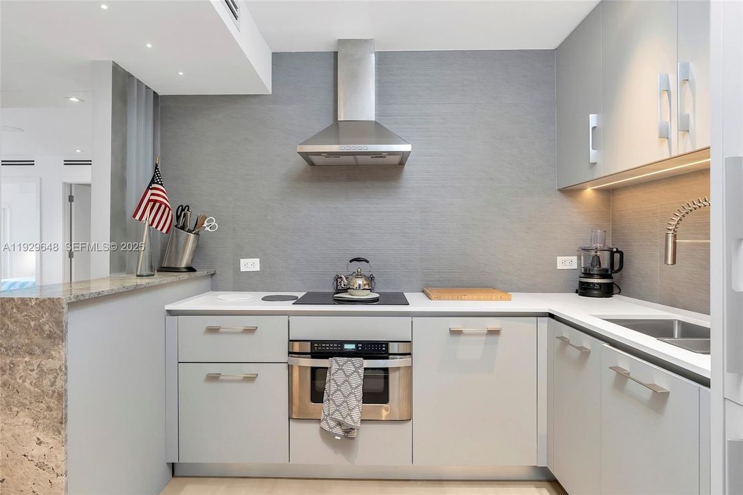 В аренду: $6,500 (3 спален, 2 ванн, 902 Квадратных фут)