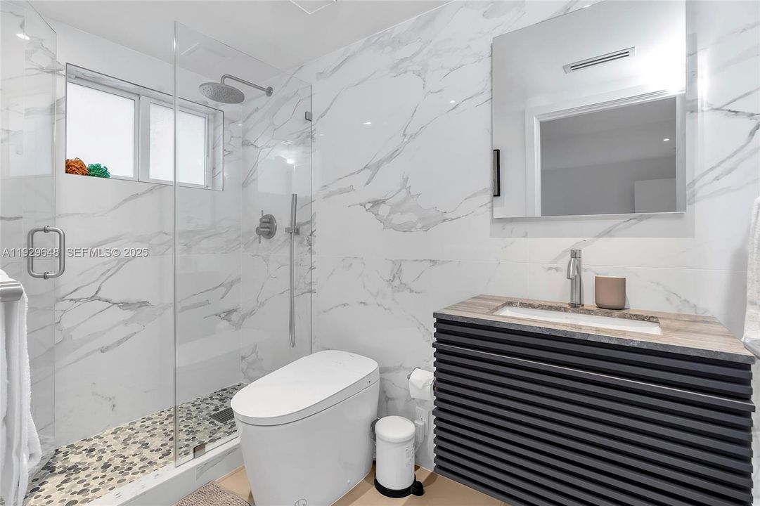 В аренду: $6,500 (3 спален, 2 ванн, 902 Квадратных фут)