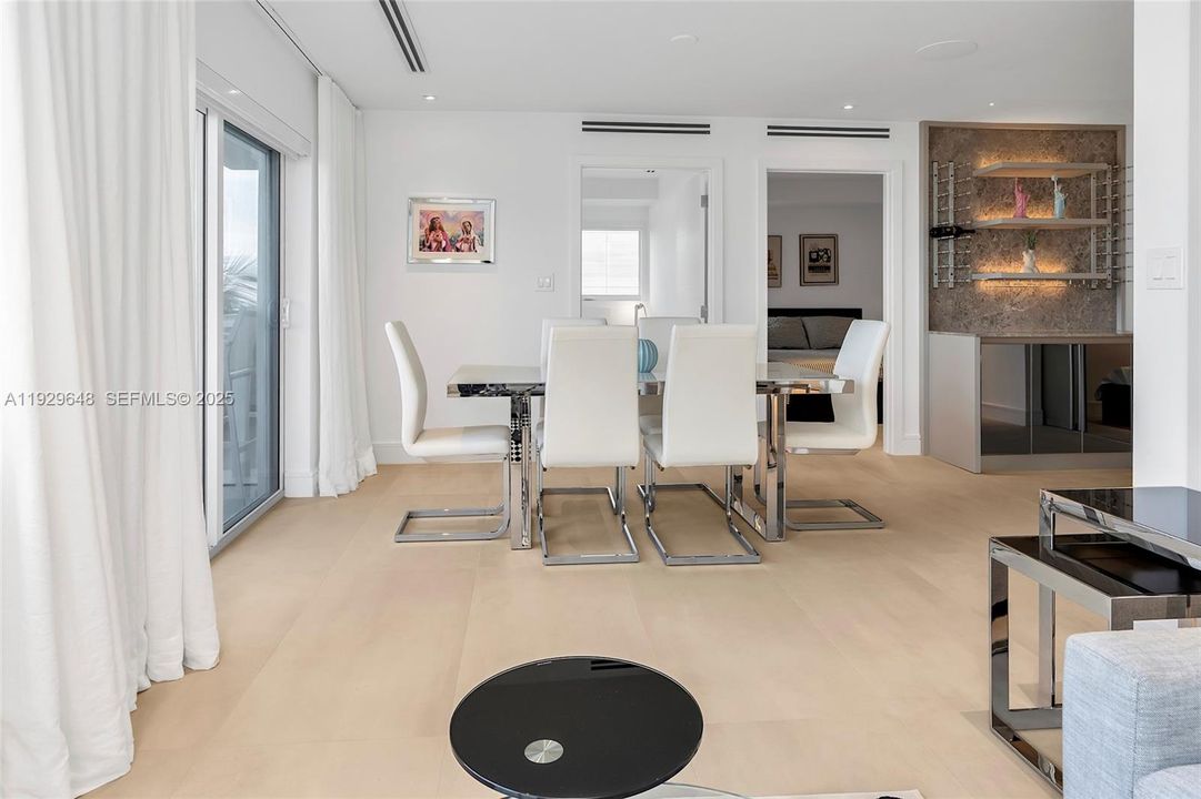 В аренду: $6,500 (3 спален, 2 ванн, 902 Квадратных фут)