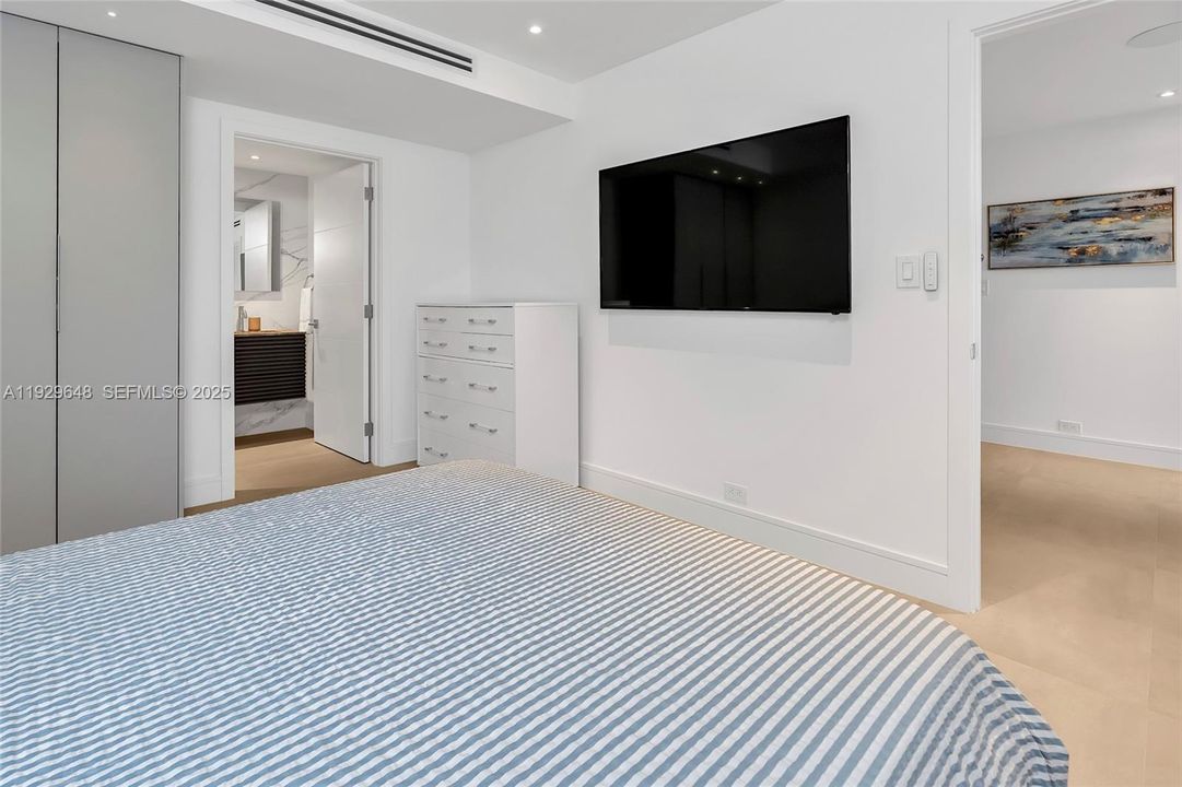 В аренду: $6,500 (3 спален, 2 ванн, 902 Квадратных фут)