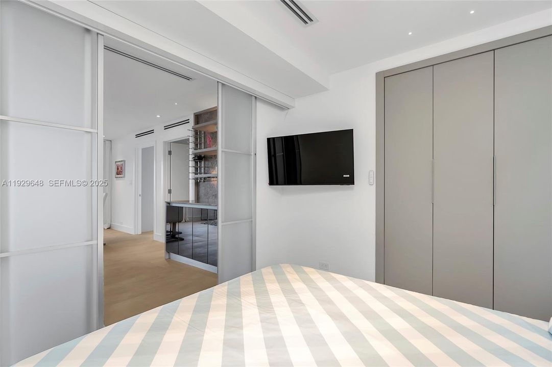 В аренду: $6,500 (3 спален, 2 ванн, 902 Квадратных фут)