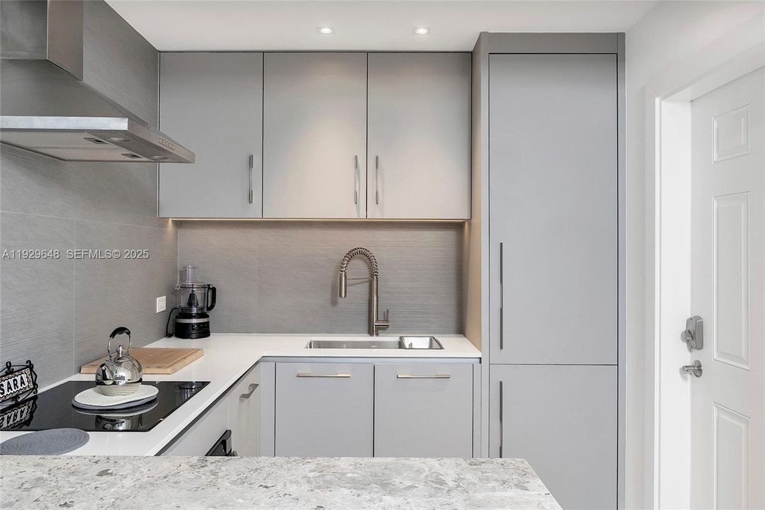 В аренду: $6,500 (3 спален, 2 ванн, 902 Квадратных фут)