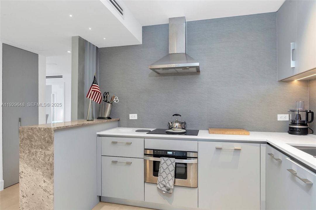 В аренду: $6,500 (3 спален, 2 ванн, 902 Квадратных фут)