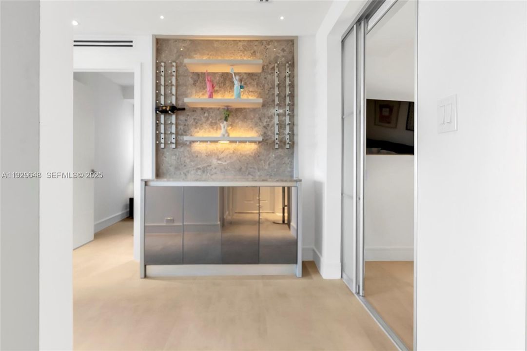 В аренду: $6,500 (3 спален, 2 ванн, 902 Квадратных фут)