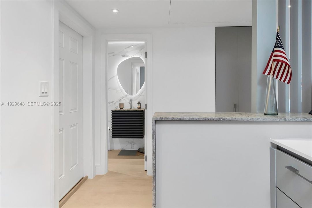 В аренду: $6,500 (3 спален, 2 ванн, 902 Квадратных фут)