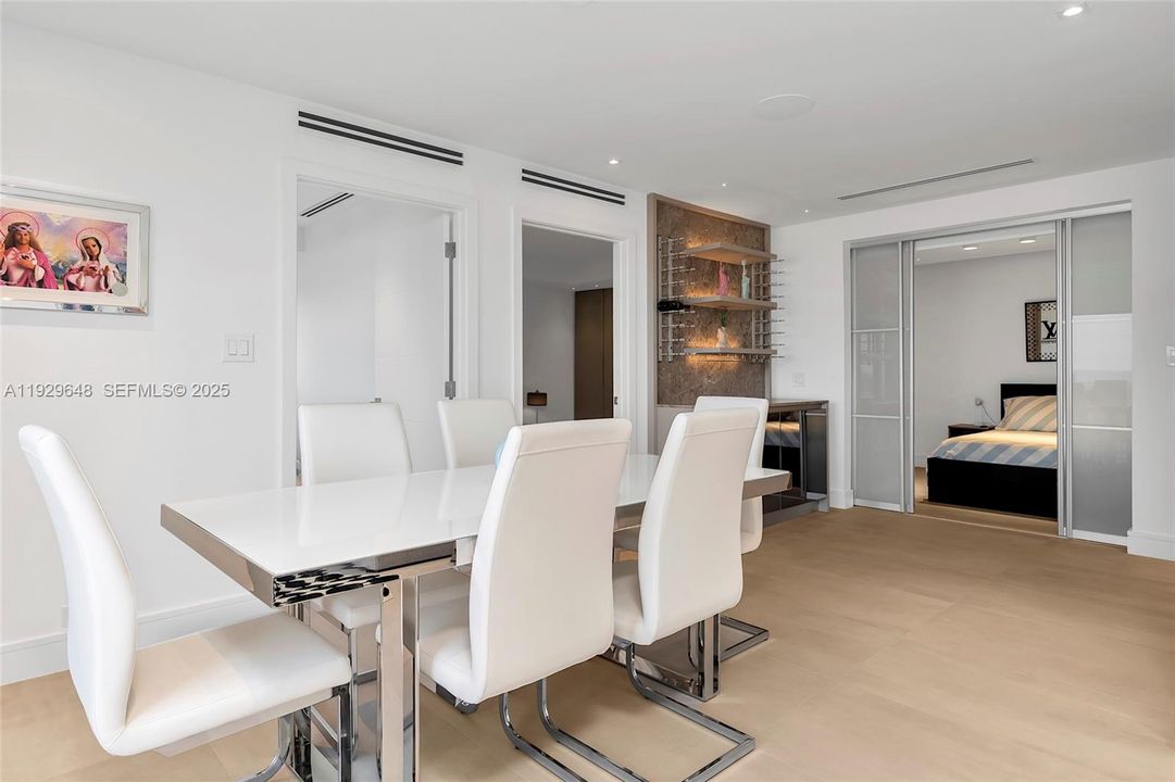 В аренду: $6,500 (3 спален, 2 ванн, 902 Квадратных фут)