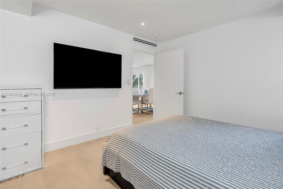 В аренду: $6,500 (3 спален, 2 ванн, 902 Квадратных фут)