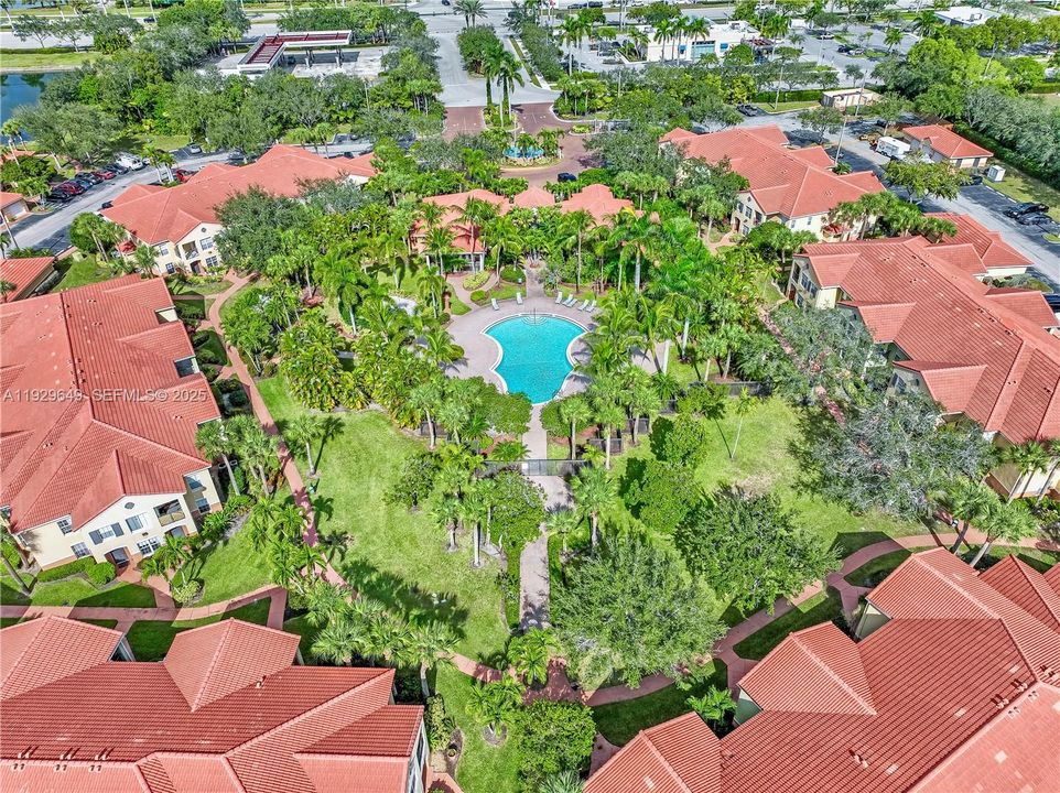 For Sale: $284,900 (2 beds, 2 baths, 1048 Square Feet)