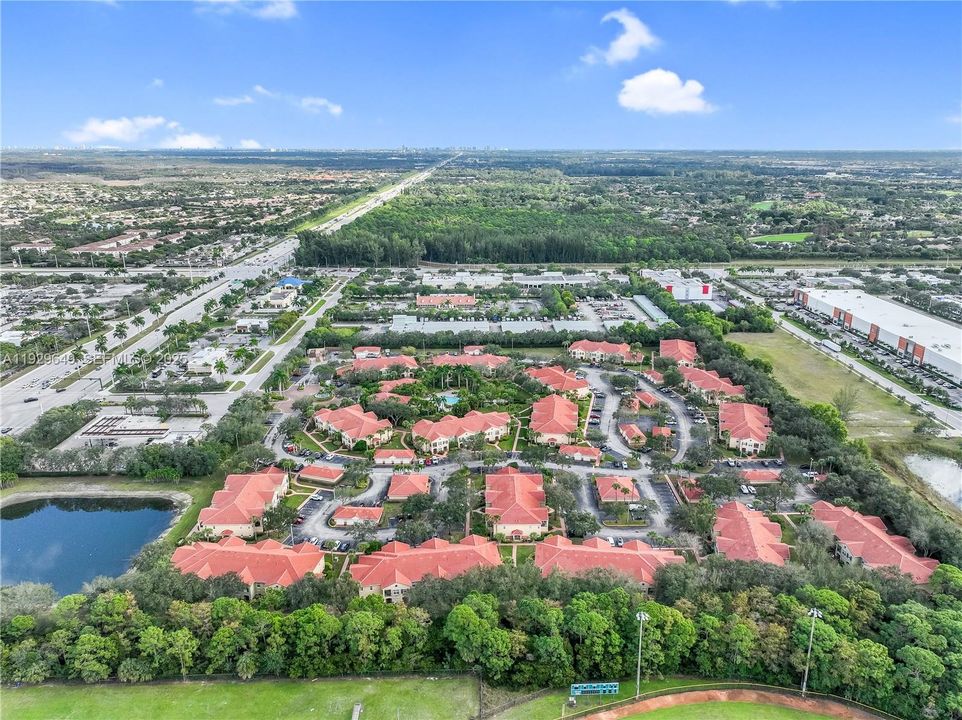 For Sale: $284,900 (2 beds, 2 baths, 1048 Square Feet)