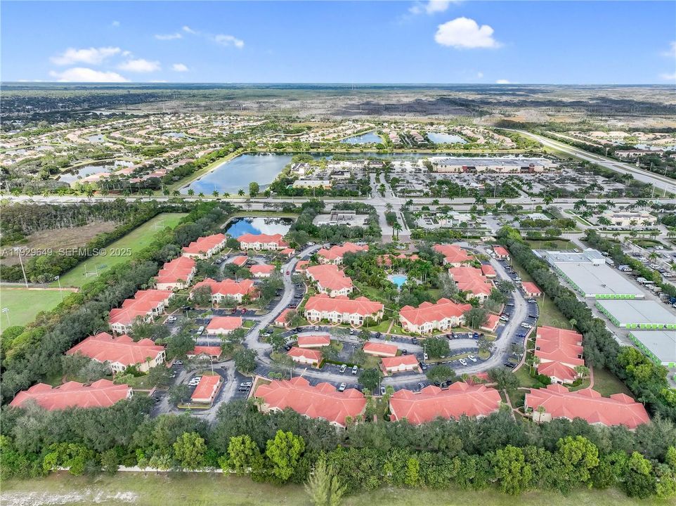 For Sale: $284,900 (2 beds, 2 baths, 1048 Square Feet)