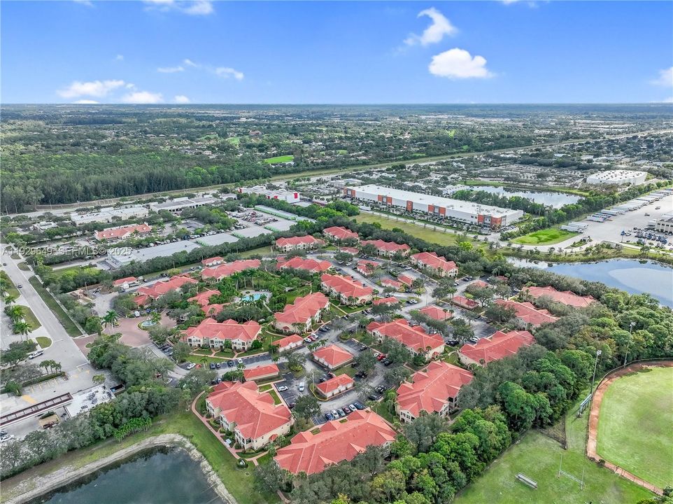 For Sale: $284,900 (2 beds, 2 baths, 1048 Square Feet)